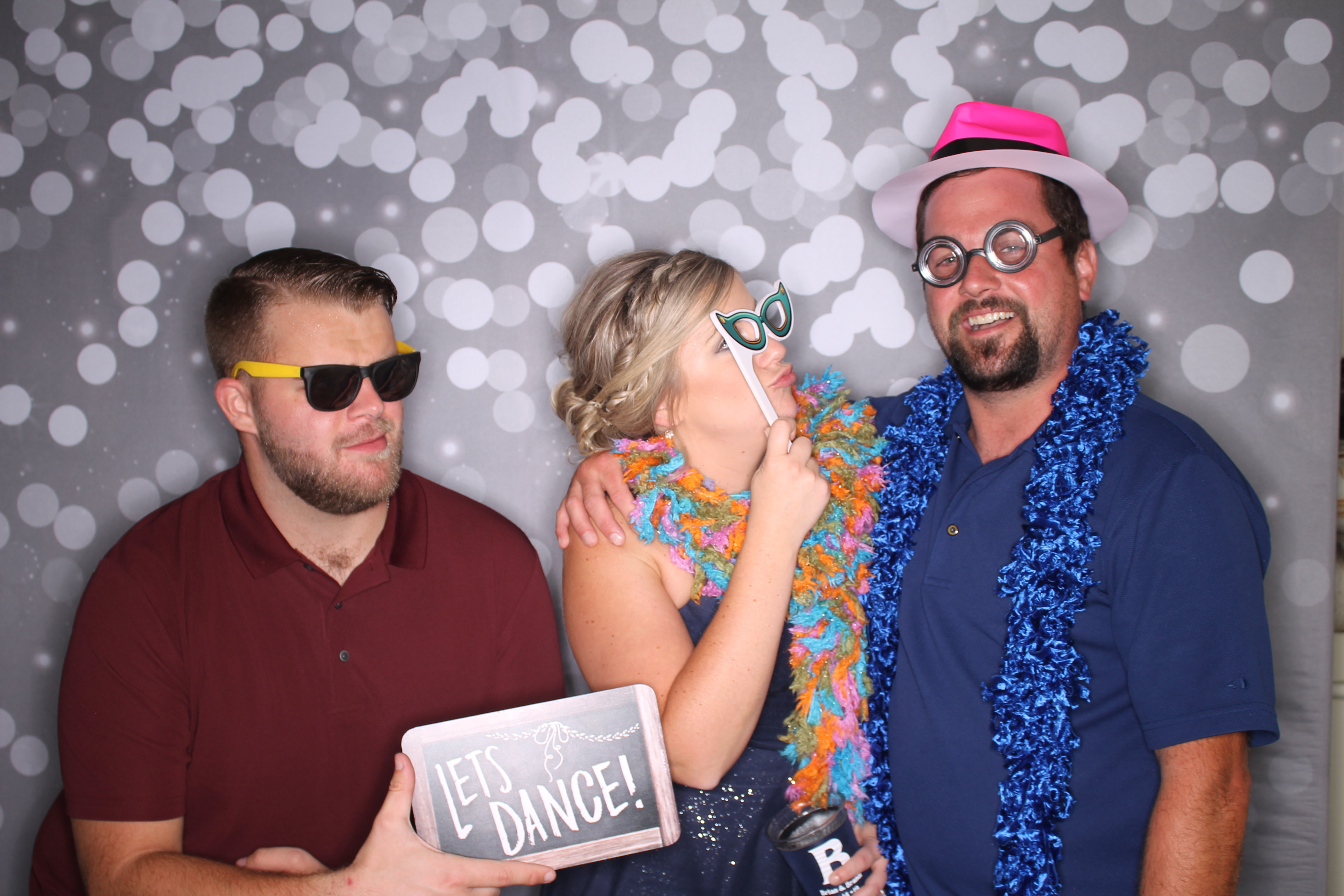 Brian and Brandi’s wedding | View more photos from the event at gallery.photoboothcincy.com/u/PhotoBoothCincy/Brian-and-Brandi’s-wedding